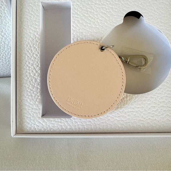 DIOR Beauty Pocket Mirror - Picture 4 of 8